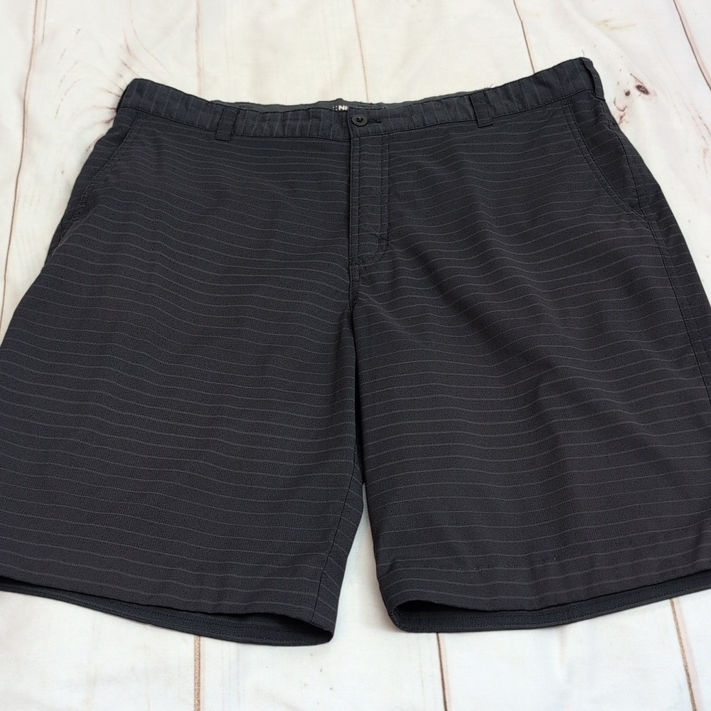 Nike Golf Dry-Fit Mens Shorts Size 36 Tour Performance Black Gray Stripe